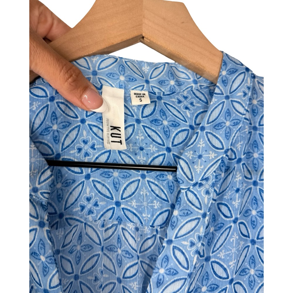 KUT from the Kloth Blue White Geometric Tile Print Roll Tab Blouse KT32144 Small - Picture 2 of 4